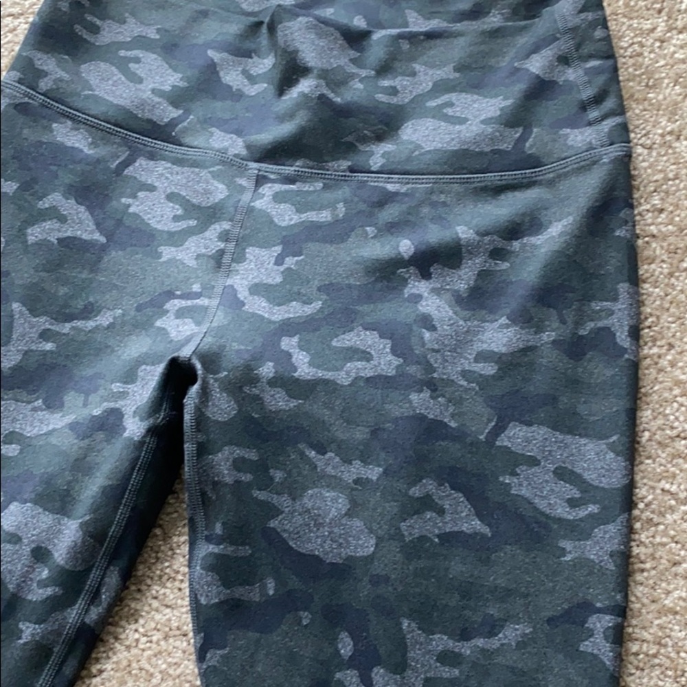 Fabletics leggings - Picture 2 of 3